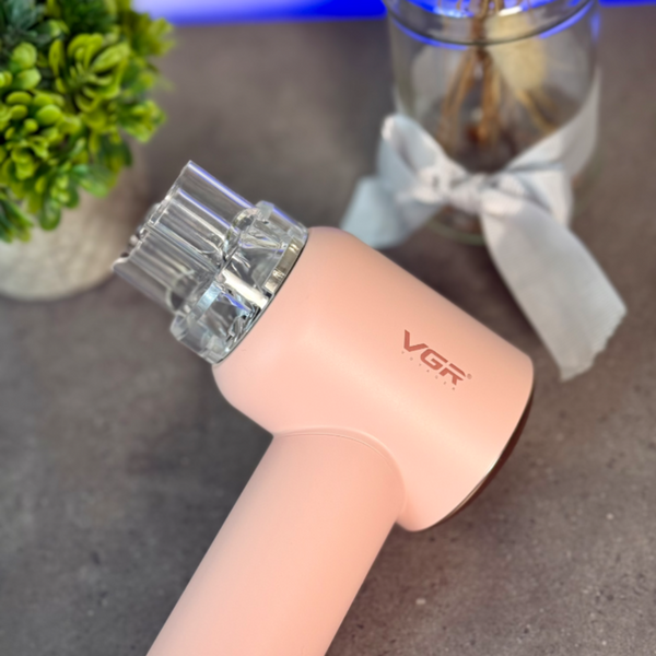 Фен професійний VGR V-446 PINK, 2 швидкості, 4 температурні режими V-446 PINK фото